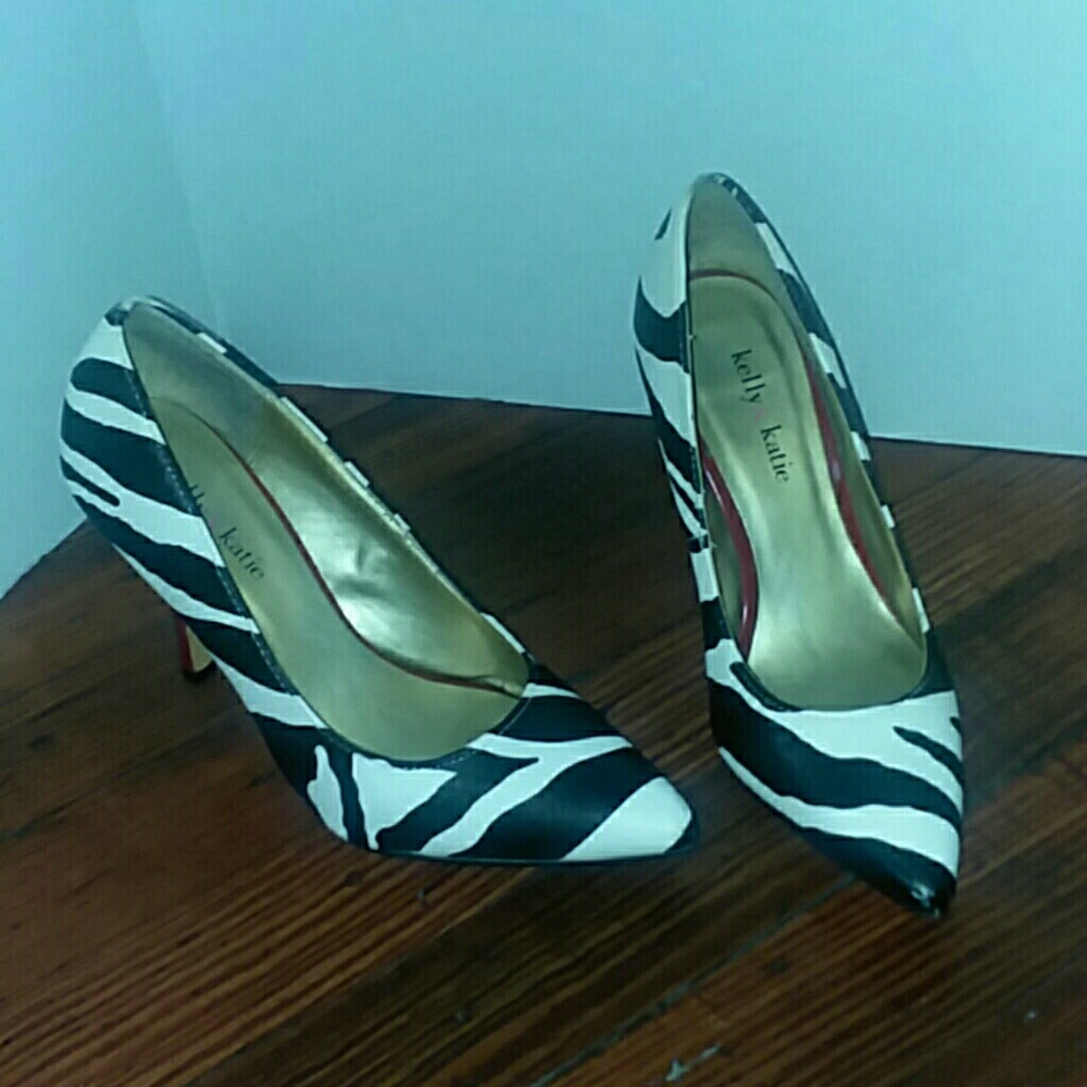 Kelly & Katie Zeebra print Heels SZ 7